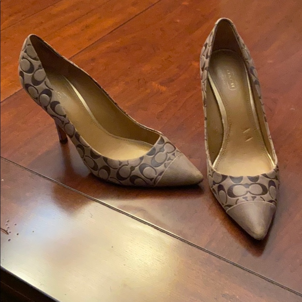 Amazing Coach Pumps!